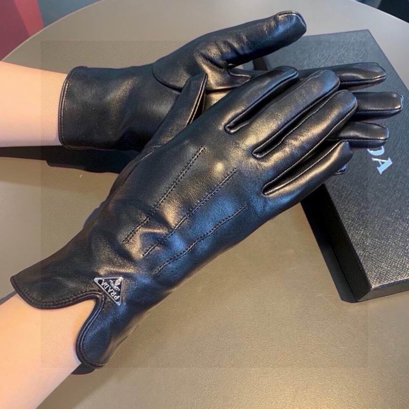 Prada gloves hm38
